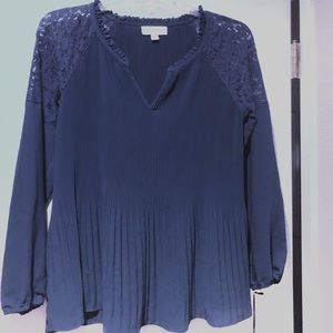 Navy accordion pleat blouse. Knox Rose. NWT